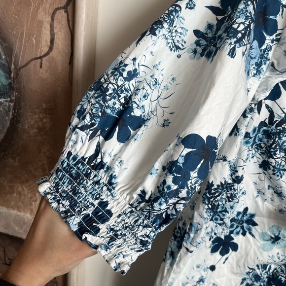 ERDEM X Universal Standard Blue and White Floral Poplin Ruffled Blouse - Picture 2 of 13